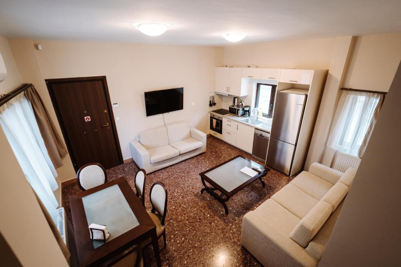 Luxury Apartment In Plaka - Acropolis Athen Eksteriør billede